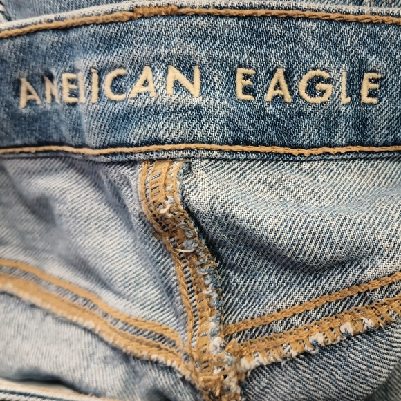 American Eagle Hi-Rise Distressed Shortie, Mom Shorts, Size 12 - Picture 3 of 5